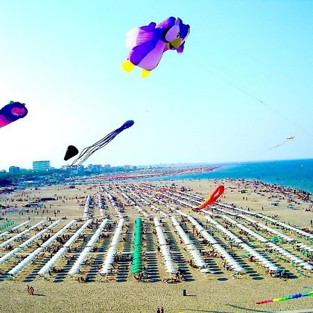 Dena Chalets - Lido Di Spina At The Beach المظهر الخارجي الصورة
